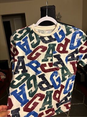 GAP Cream Short Sleeve Tee with Multicolor Logo Letters